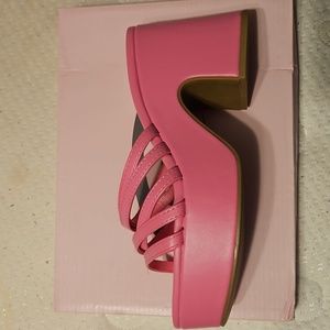 Strappy chunky heel sandal